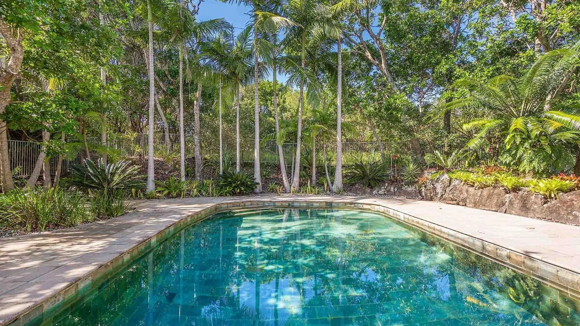 A Perfect Stay - 4 James Cook Apartments Byron Bay